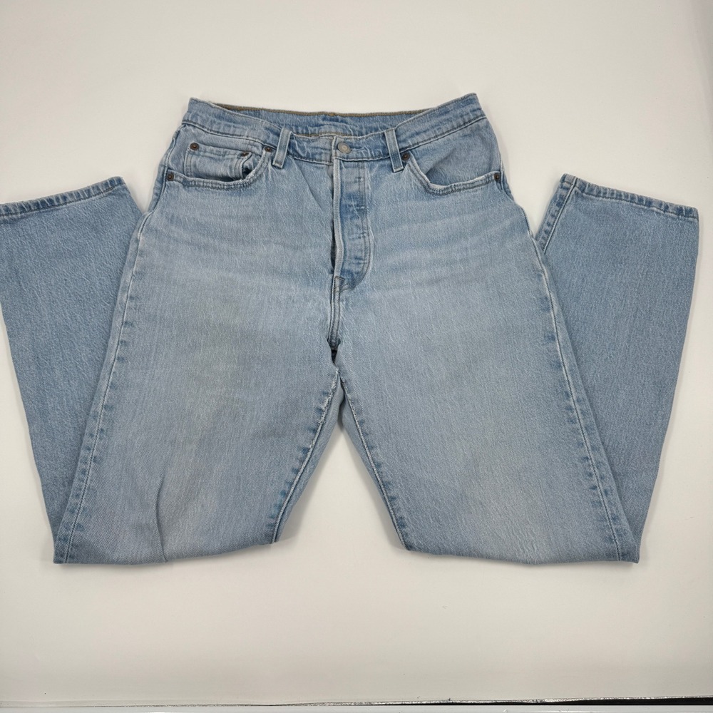 Levis 501 Original Fit Jeans Mens W29 L30 Light Wash Blue Straight Leg Denim